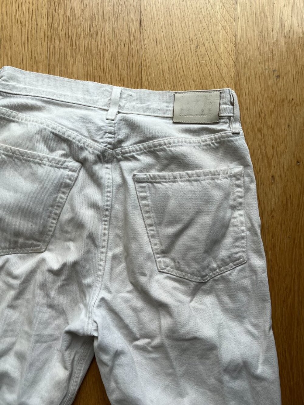 High-Rise Wide-Leg Jeans in Cream - Picture 9 of 10